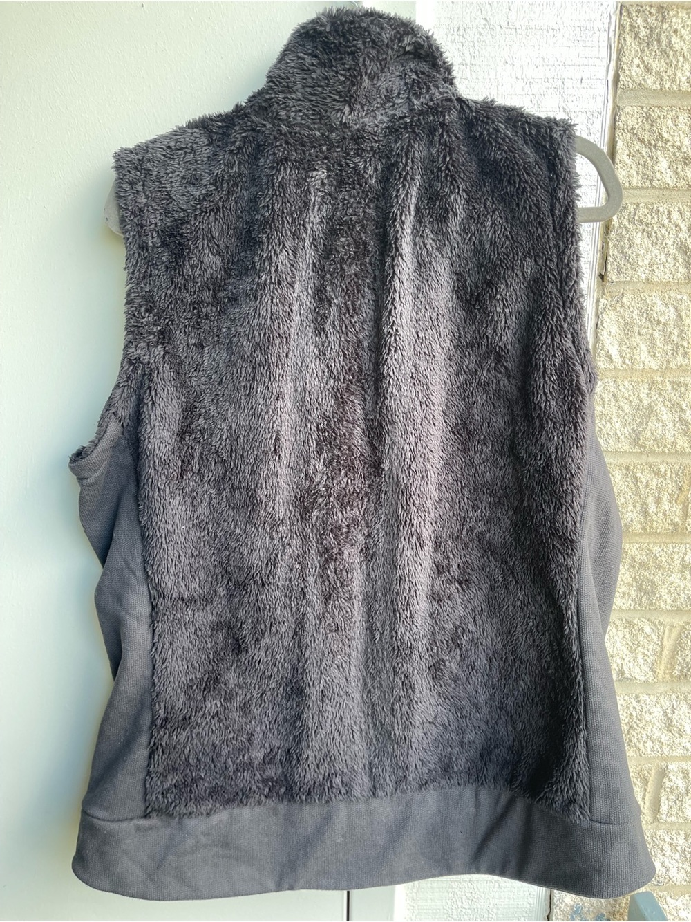 The North Face Women’s Jacket Furry Fleece Vest Full Zip Soft Black XLarge - Picture 3 of 6